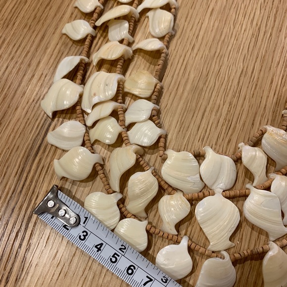Handcrafted | Triple Strand Shell Necklace. - Picture 7 of 11